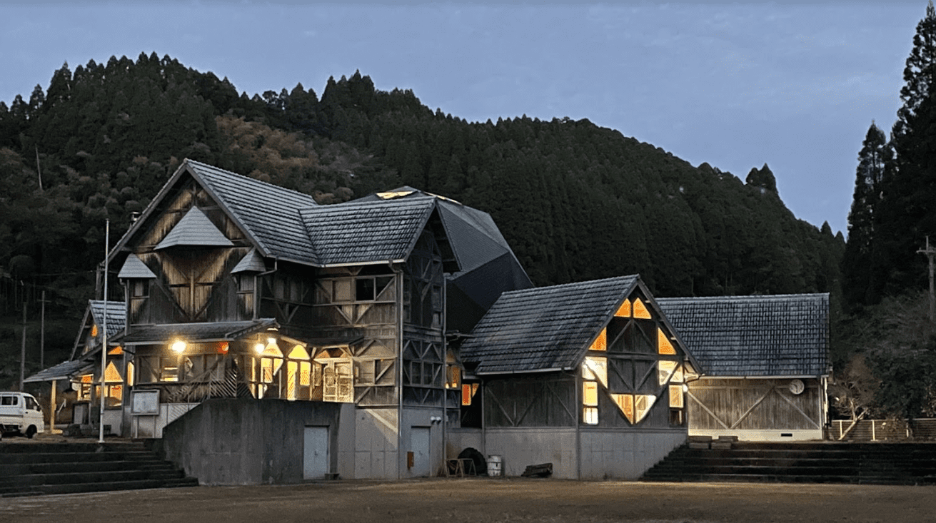 「旧西里小学校活用プロジェクト・地元説明会」小国町・西里地区の旧校に、新たな輝きを！ NISHIZATO TERAS